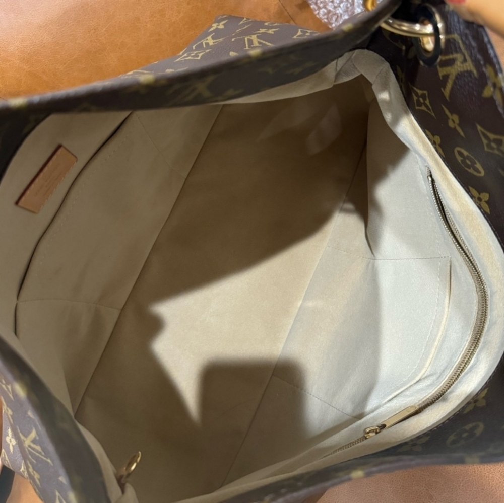 Authentic Louis Vuitton Artsy Monogram Hobo Shoulder Bag - Picture 10 of 12